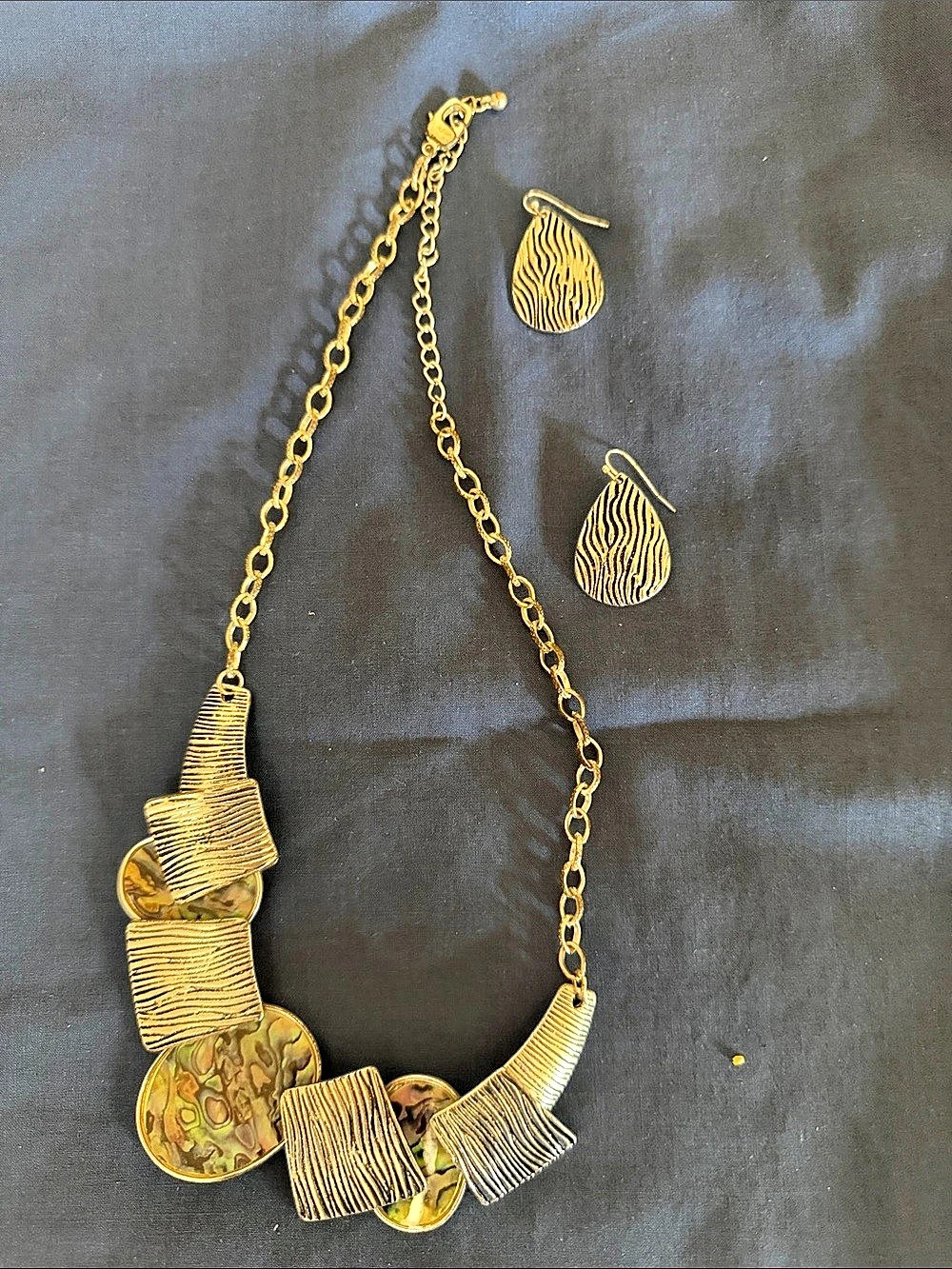 Silver & Green Necklace and Earrings Set